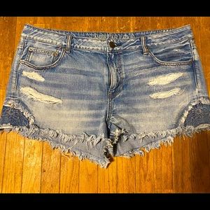 American eagle tomgirl shortie shorts! Size 16